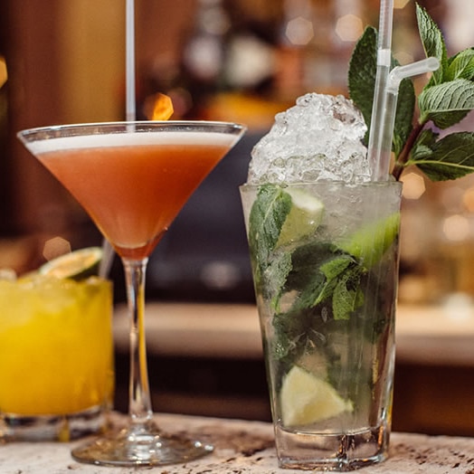 Cocktail and mojito bar